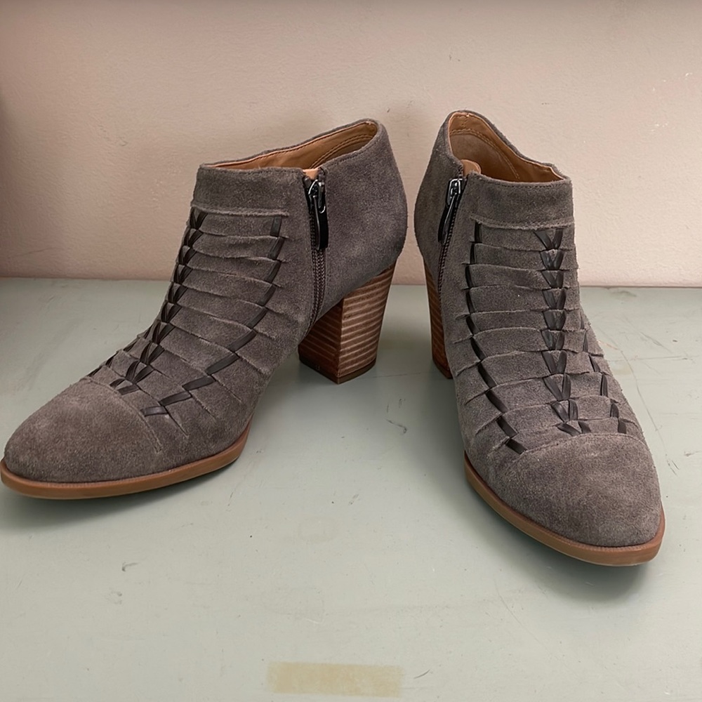 Franco Sarto zip gray suede bootie 7.5